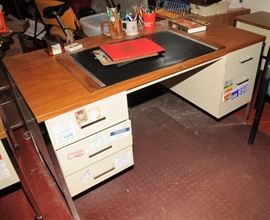 METAL OFFICE DESK