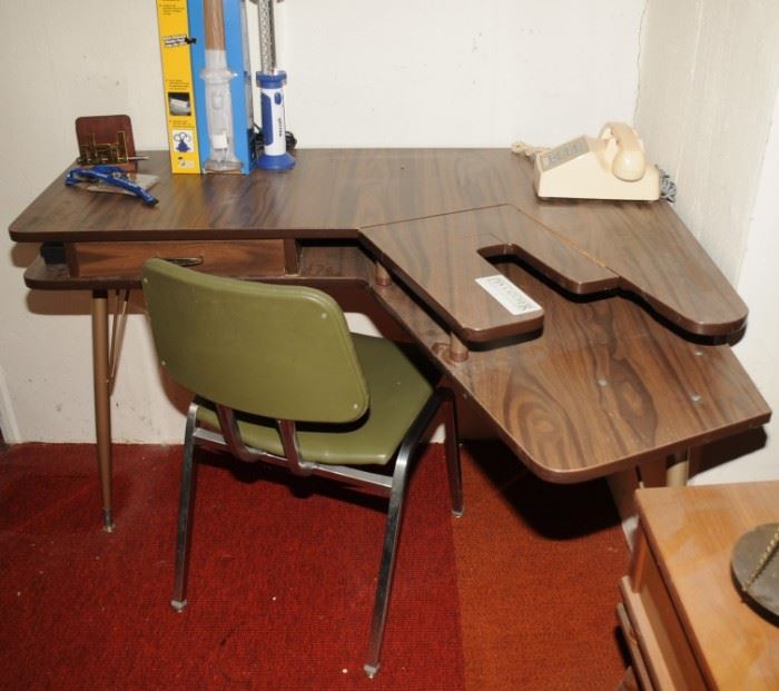 SEWING TABLE FITTED FOR SEWING MACHINE