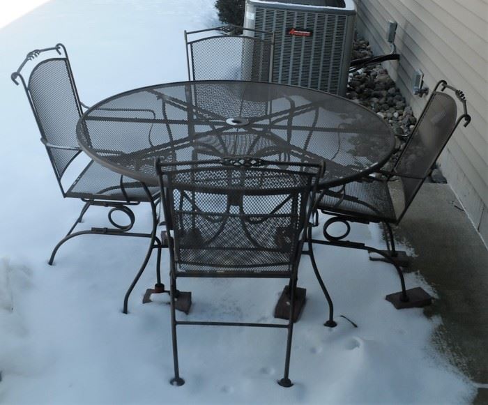 PATIO SET