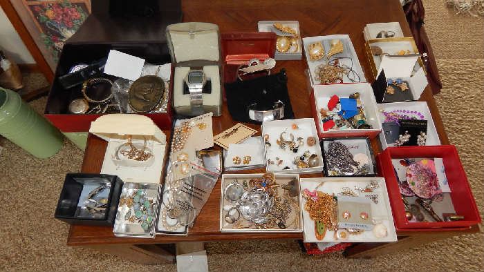 ASSORTED COSTUME JEWELRY. NO GOLD OR STERLING