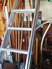 TALL EXTENSION LADDER, GARDEN TOOLS, POTS TOO. MORE PHOTOS OF THE SHED TO COME.