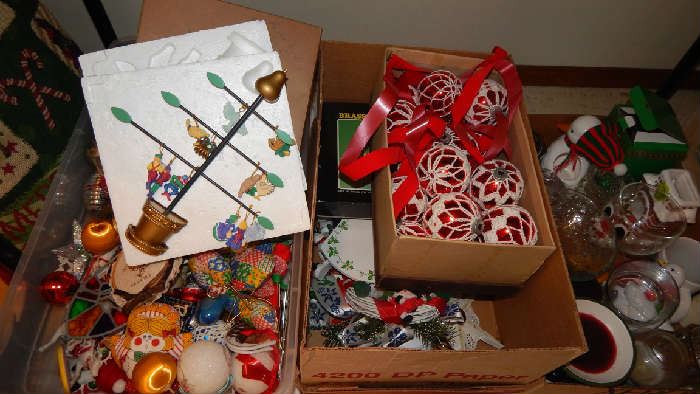 ASSORTED HOLIDAY ITEMS, NEW & VINTAGE