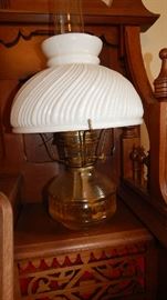 FABULOUS VINTAGE OIL LAMP W/MILK GLASS SHADE