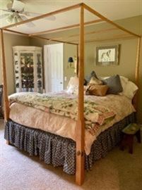 High end four poster tester bed.