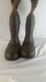 1600 gram size 9 hunting combo