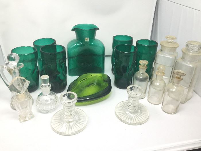 Vintage Glass in Green and Clear https://ctbids.com/#!/description/share/102031