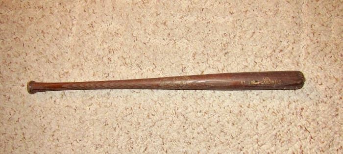 MINITURE ST LOUIS CARDINALS BAT