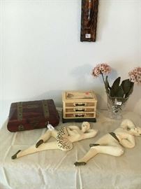 Boxes - mid-century ballerinas