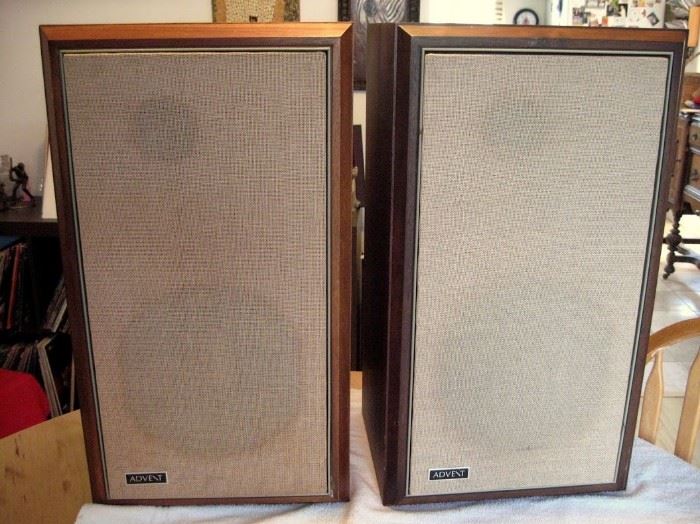 LARGE 1970s ADVENT SPEAKERS IN WALNUT CASE!!!