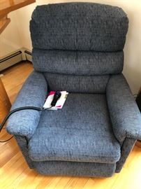 Lazy Boy Chair = Like new