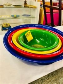 Pyrex Nesting bowls in Primary Colors 