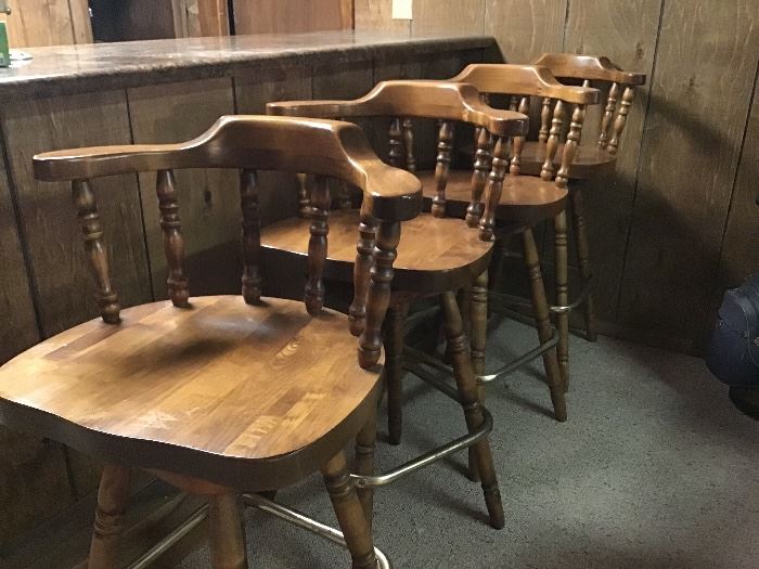 4 nice bar stools