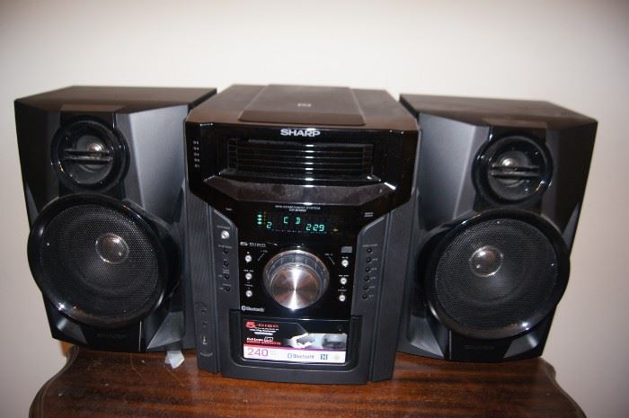 Sharp 5 disk CD stereo with Bluetooth