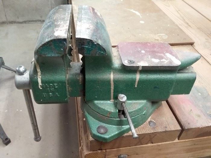 Bench Vise