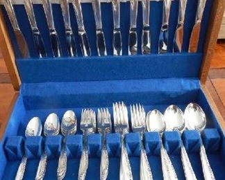 SILVER PLATE SERVICE FOR 12+ BY WM. A. ROGERS ONEIDA LTD. Design pattern is "Brittney Rose", 1948