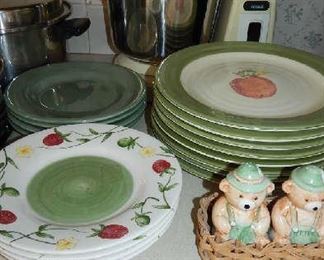 ASSORTED DINNERWARE SETS