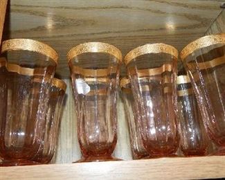 VINTAGE 8 PIECE ROSE COLORED GLASSWARE W/GOLD TRIM. SOLD AS A SET