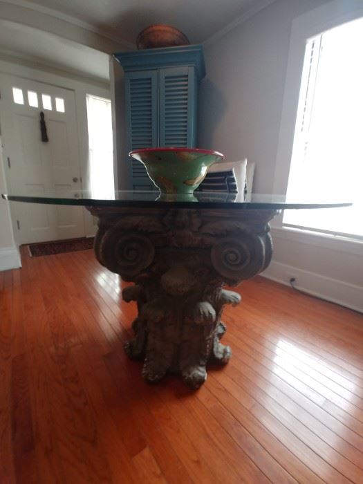 Impressive capitol top pedestal dining table
Only $250.00
