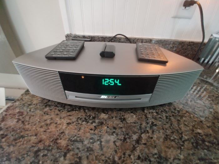 Like new Bose radio
ONLY 300.00 !