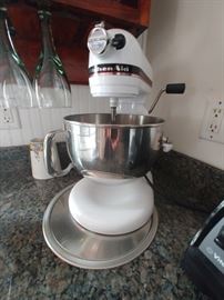 Well cared for Kitchen Aid mixer