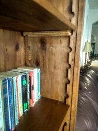 Adjustable shelf in Pine Bookcase.