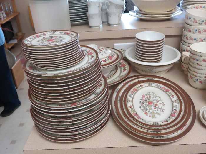 MELAMINE SET FROM THE MIDDLE EAST.