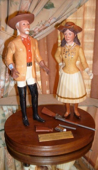 BUFFALO BILL AND ANNIE OAKLEY  COMMERATIVE PIECE -SLIGHT DAMAGE TO THE  GUNS