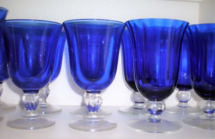 BLUE GLASSES