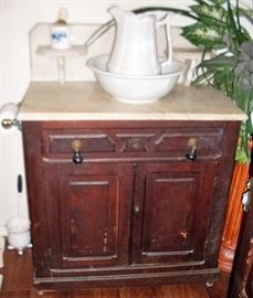 VICTORIAN MAHOGANY MARBEL TOPPED WASH STAND