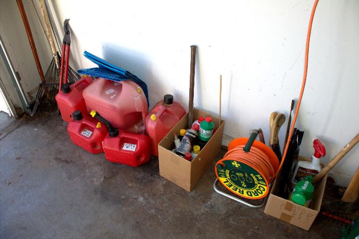 Gas cans and other garage items