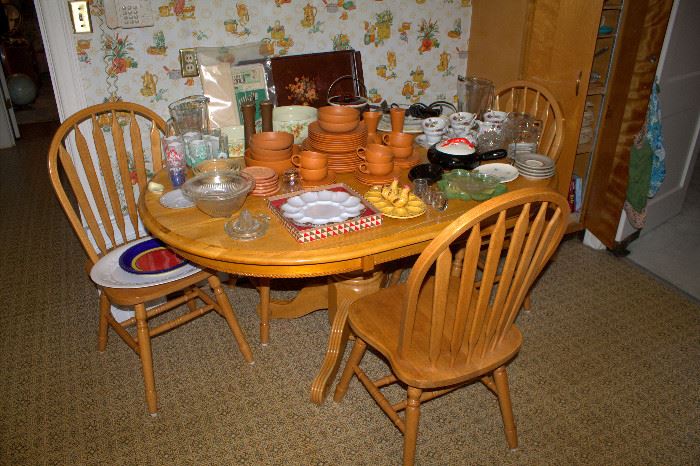 Oval kitchen table and 4 chairs