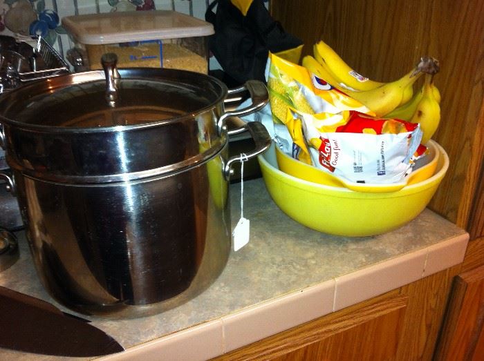 Pyrex bowls - bananas & Fritos are not for sale