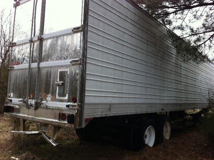 18 wheeler cargo trailer