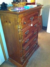 Chest of drawers