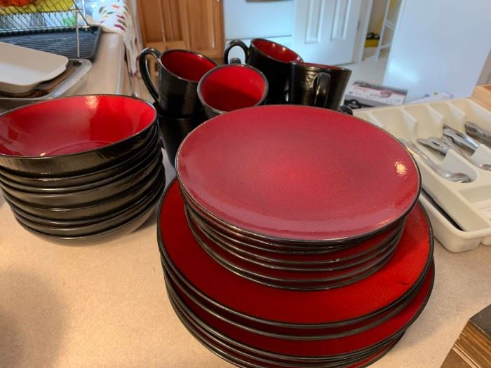 Red and Black Dish Set