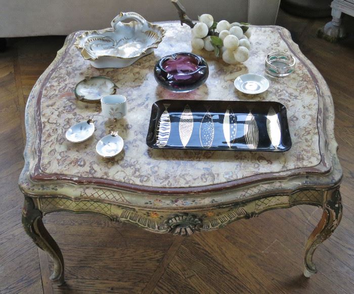 Vintage Italian Distressed Marble-Top Coffee Table w/ a Mid-Century Gold-&-Black Tray; Marble Grape Cluster