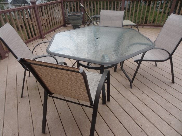 Deck Table with 4 Chairs