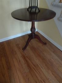 Mahogany Pedestal Table with Carved Base 