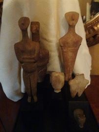 Collection of 6 Pre-Columbian statues, Closeup photos available on bottom of site..... 