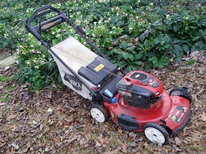 Toro 'Personal Pace' 190cc self propelled lawn mower