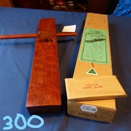 HNT GORDON 81-003 TRYING PLANE