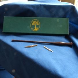 Levenger Rose wood Nib pen