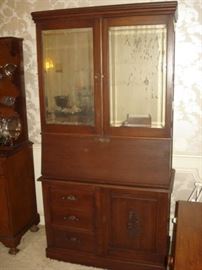 Doctors cabinet, quarter sawn oak, mirrored front