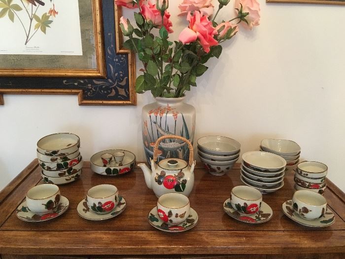 Vintage Tea Set. Vase.
