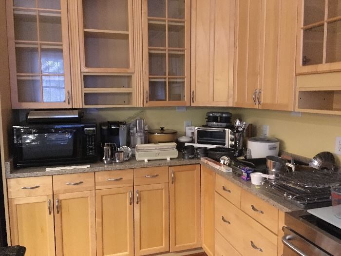 Small Kitchen Appliances & Kitchen Items.
