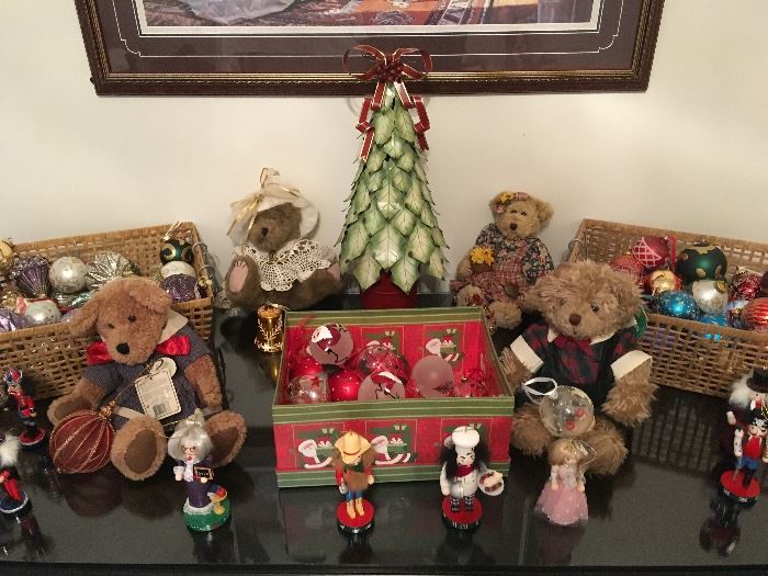 Stuffed Bears. Christmas Ornaments.