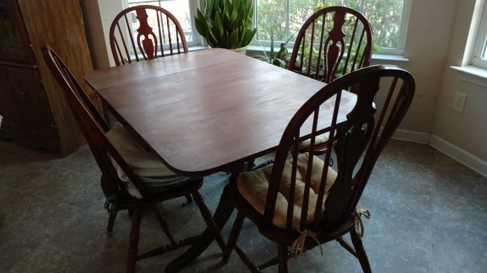 Great kitchen table and chairs