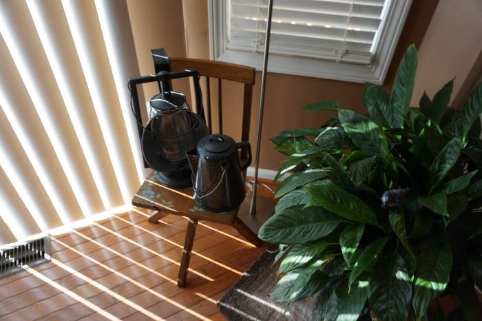 child's desk chair Oak, Railroad Gardian Dietz light, plant