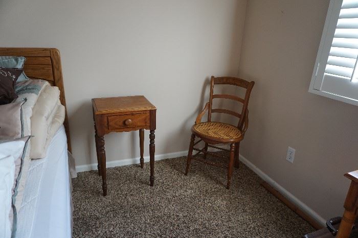 antique stand, antique chaqir
