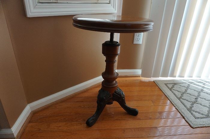 reptoduction piano stool stationary